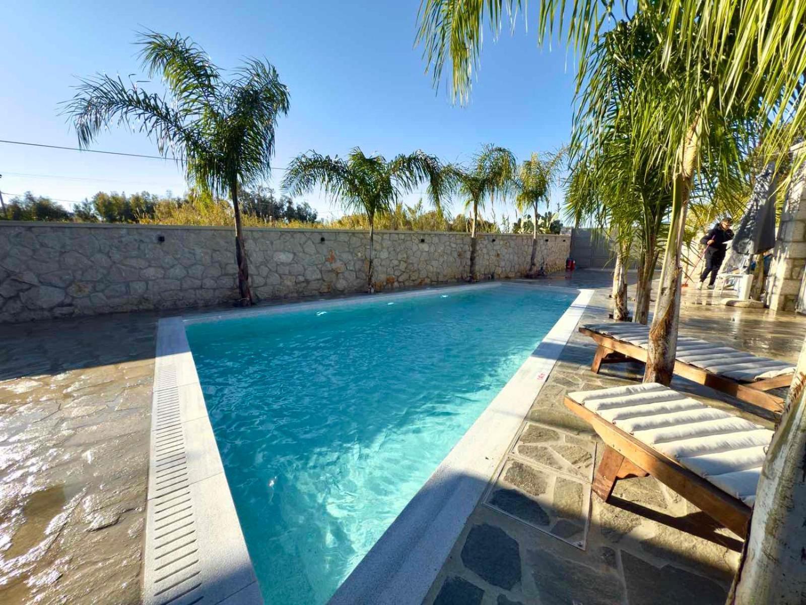Apartment Odyssea Seaside With Sea View And Pool Kremastí