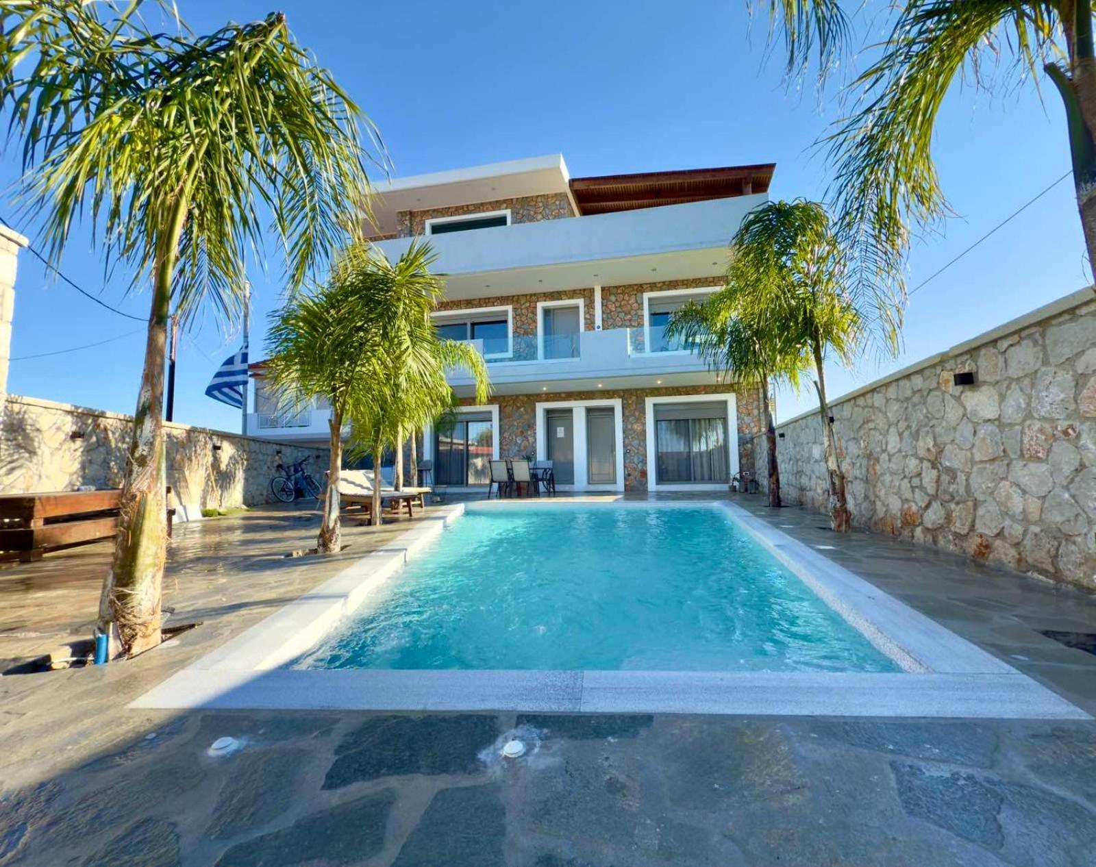 Apartment Odyssea Seaside With Sea View And Pool Kremastí