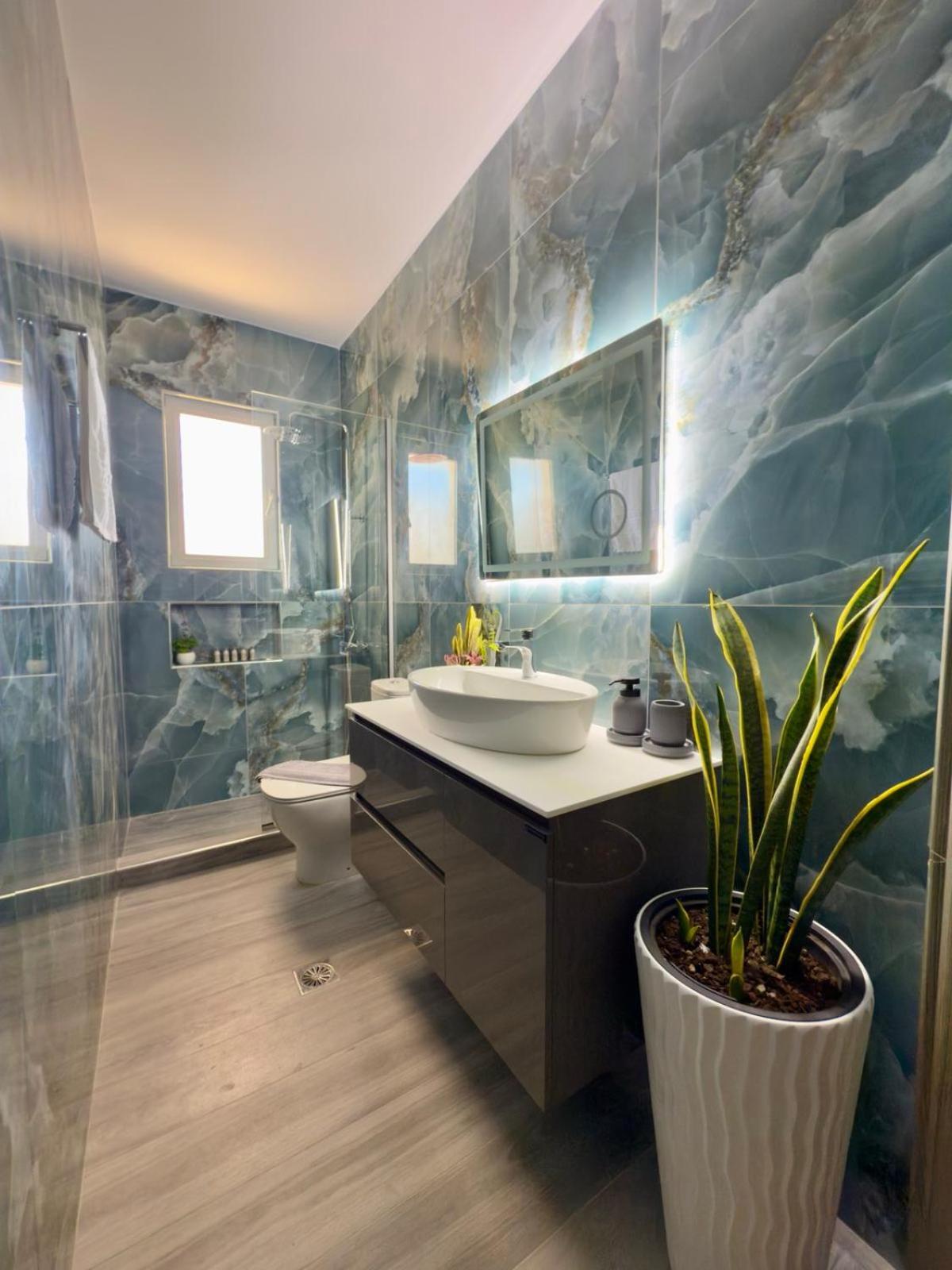 Apartment Odyssea Seaside With Sea View And Pool Kremastí